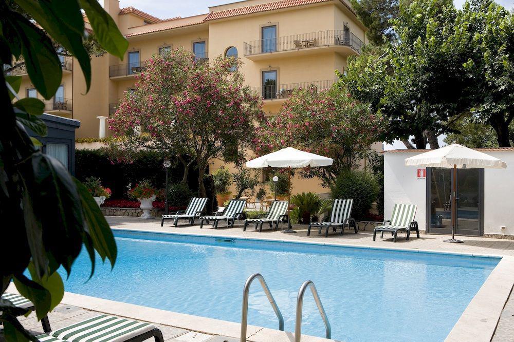 Grand Hotel Due Golfi SantʼAgata sui Due Golfi المظهر الخارجي الصورة