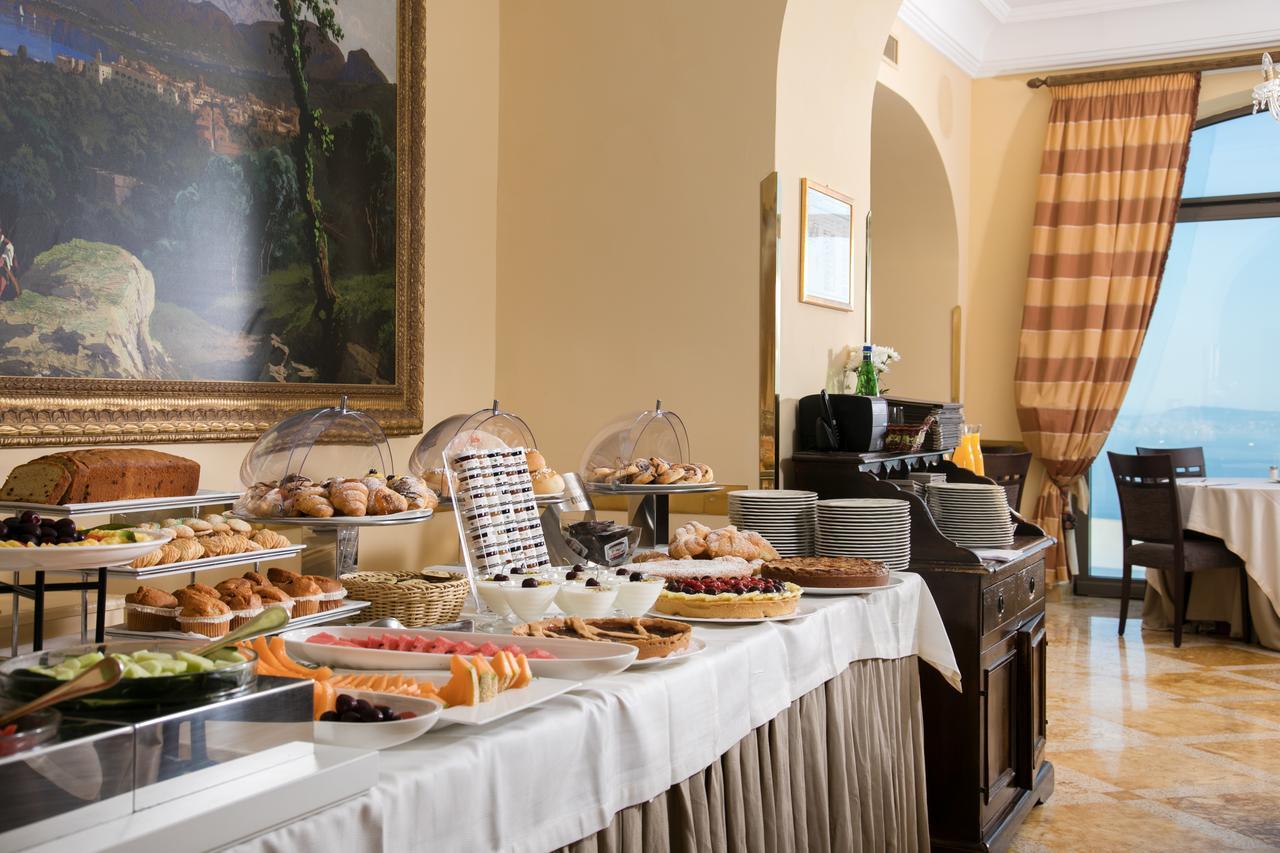 Grand Hotel Due Golfi SantʼAgata sui Due Golfi المظهر الخارجي الصورة