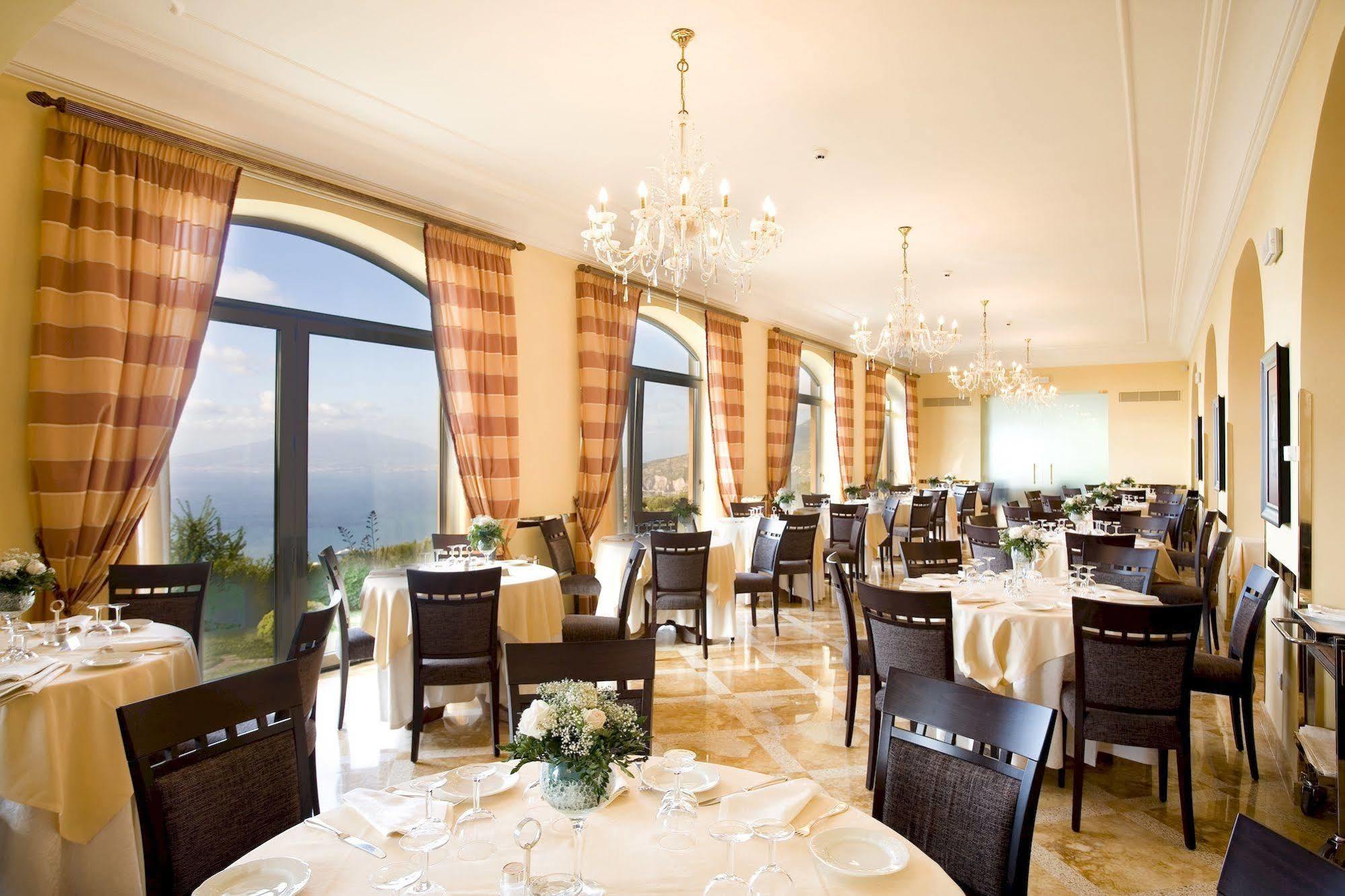 Grand Hotel Due Golfi SantʼAgata sui Due Golfi المظهر الخارجي الصورة