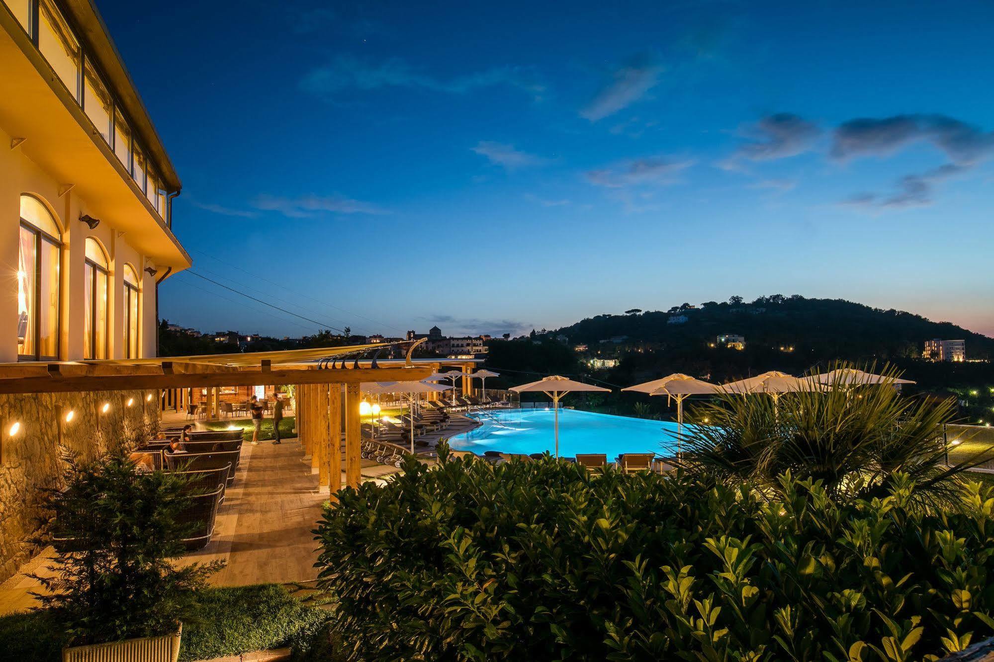Grand Hotel Due Golfi SantʼAgata sui Due Golfi المظهر الخارجي الصورة