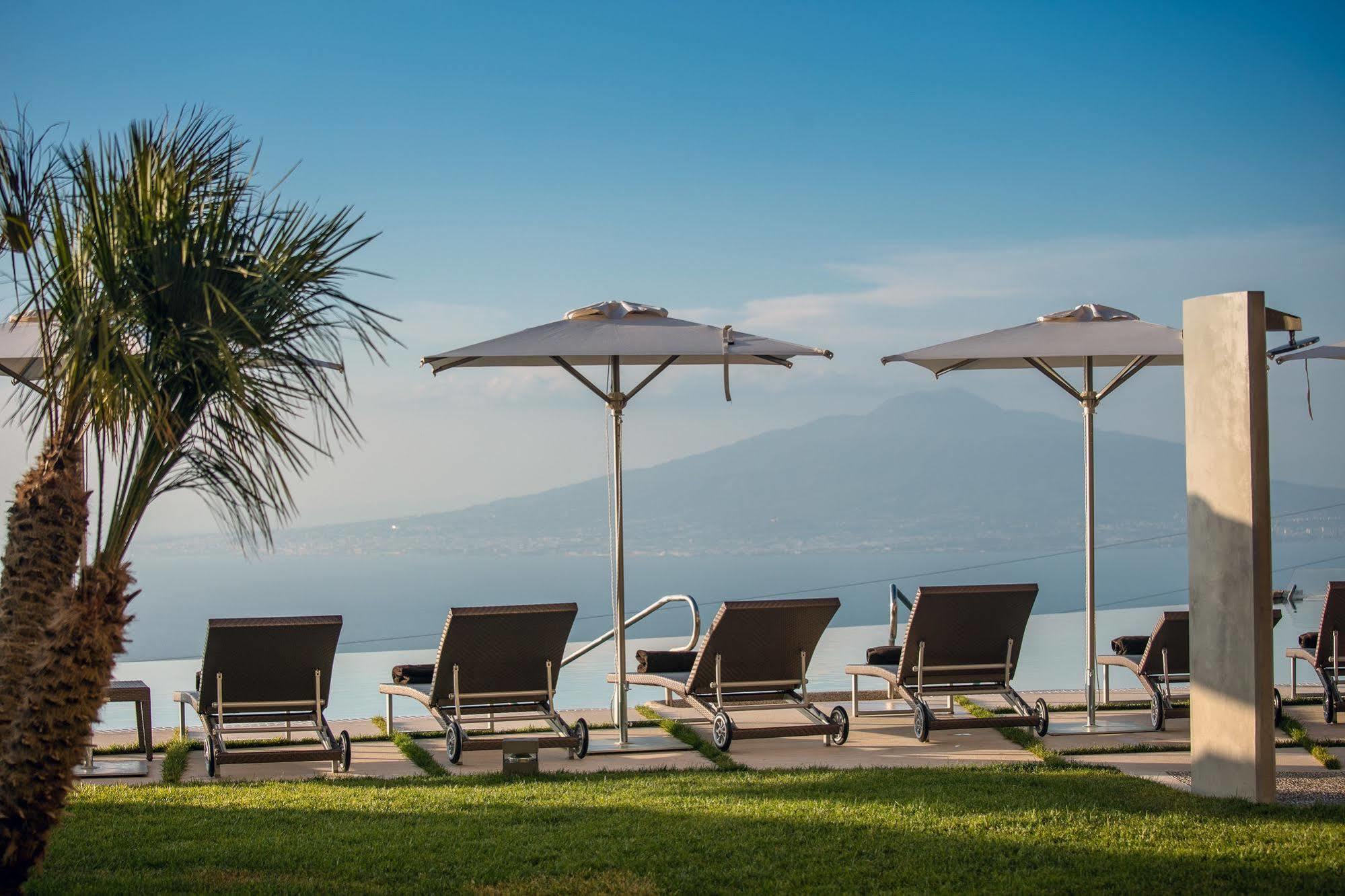 Grand Hotel Due Golfi SantʼAgata sui Due Golfi المظهر الخارجي الصورة