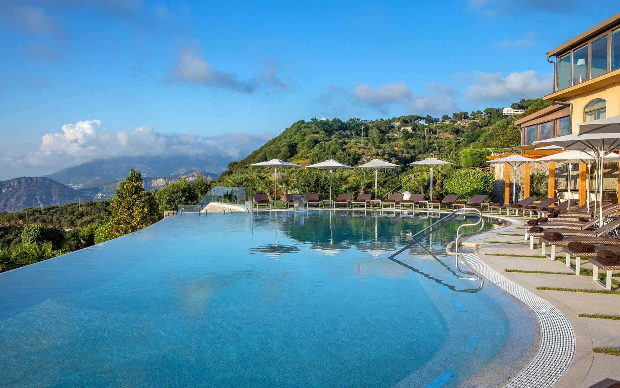 Grand Hotel Due Golfi SantʼAgata sui Due Golfi المظهر الخارجي الصورة