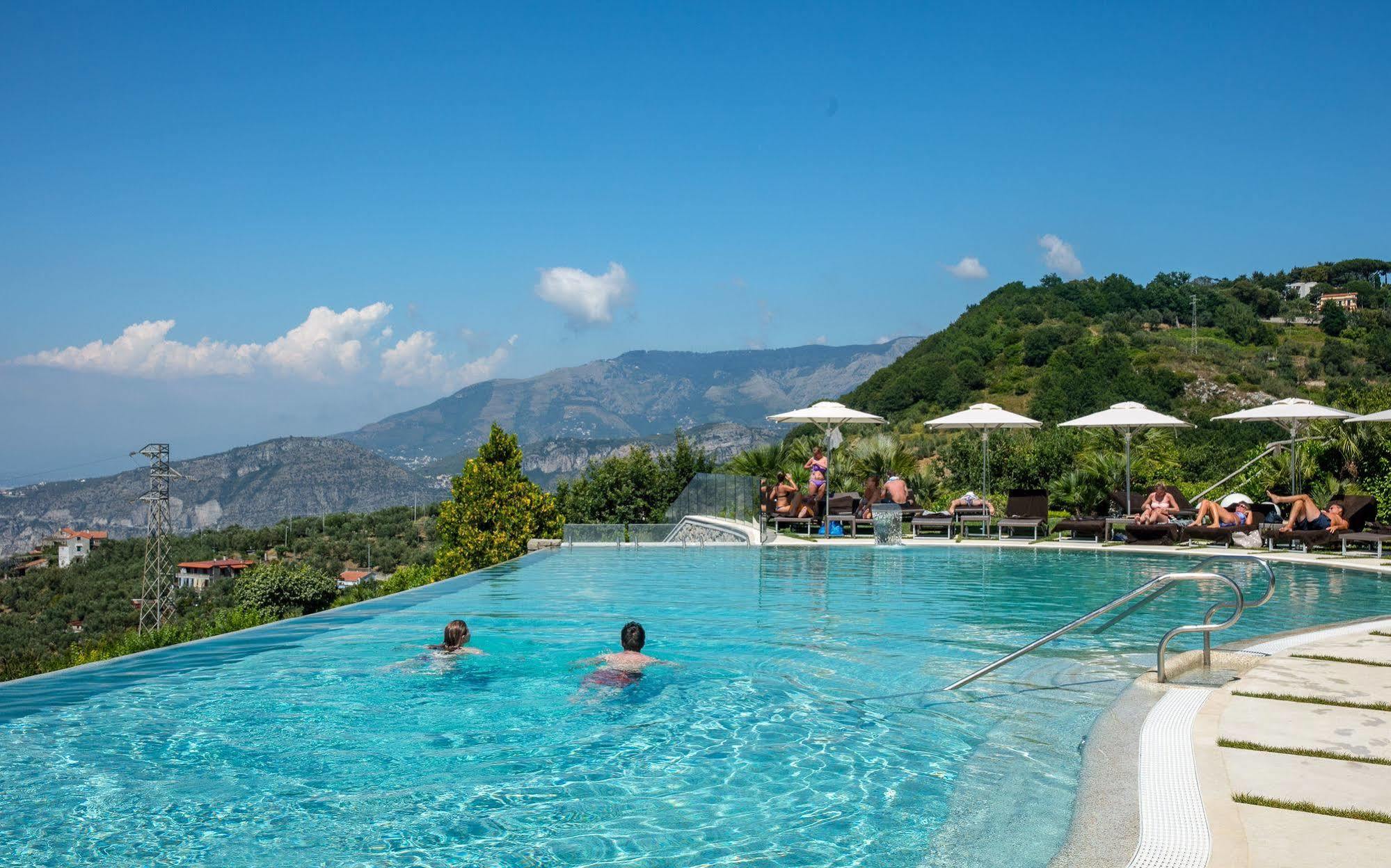 Grand Hotel Due Golfi SantʼAgata sui Due Golfi المظهر الخارجي الصورة